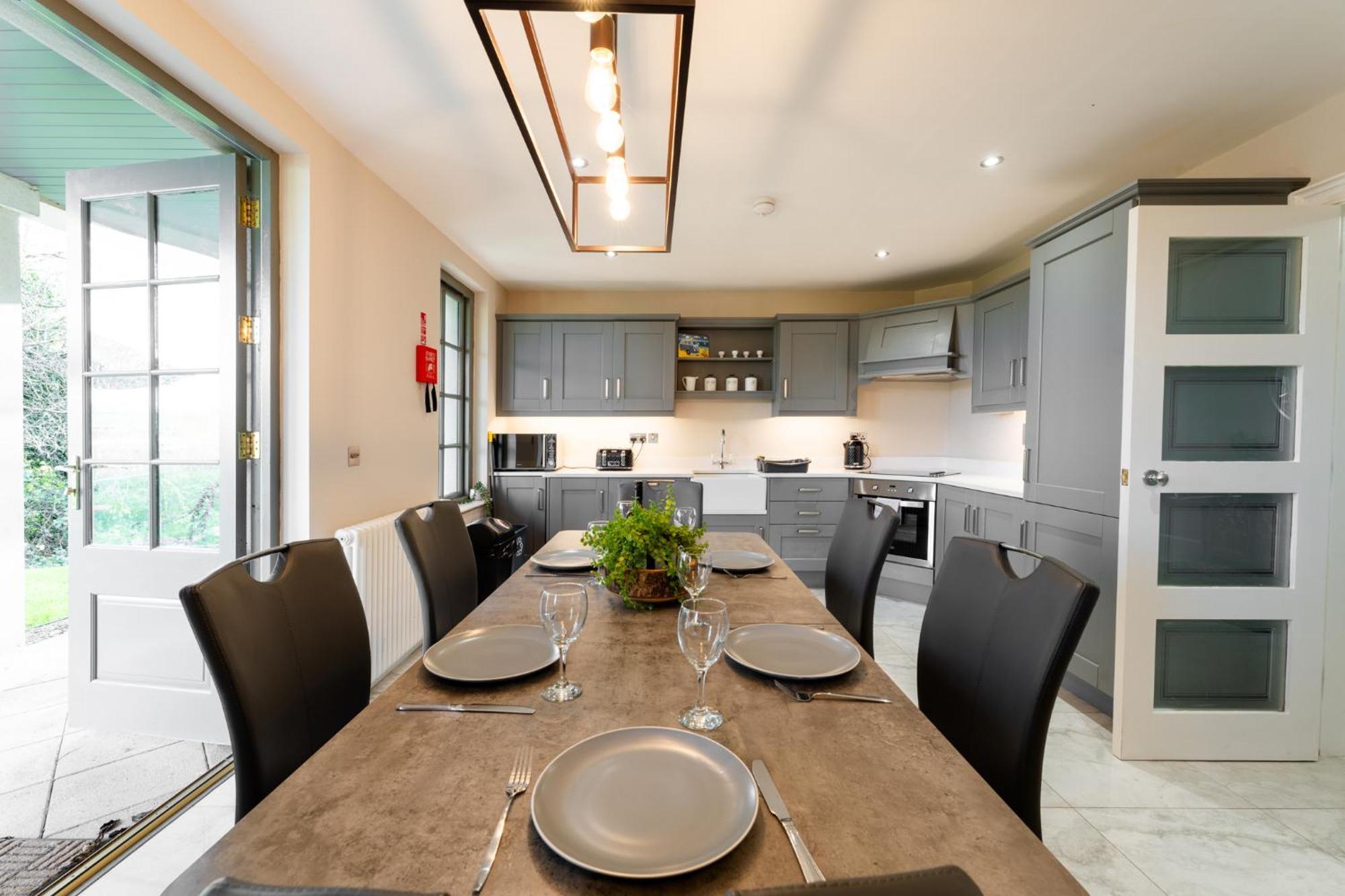 Escape Ordinary At Lough Erne Golf Village 에니스킬런 외부 사진